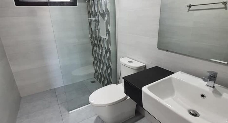 For sale and for rent 3 bedrooms townhouse in Mueang Chiang Mai, Chiang Mai