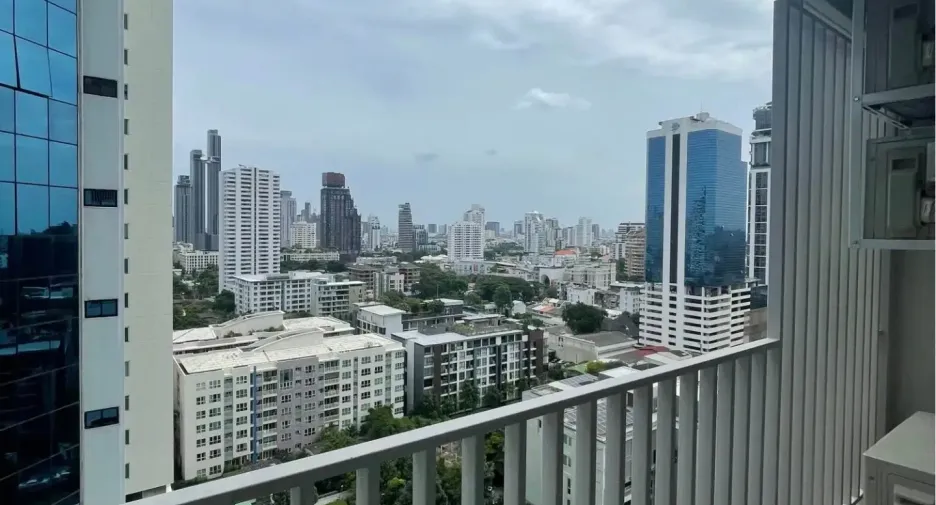 For sale 2 bedrooms condo in Khlong Toei, Bangkok