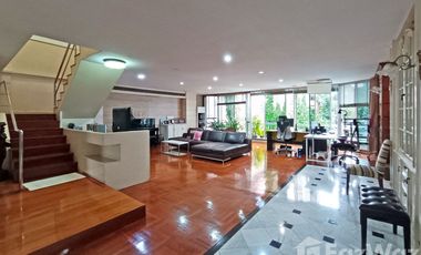 À vendre 4 chambres condo à Khlong Toei, Bangkok