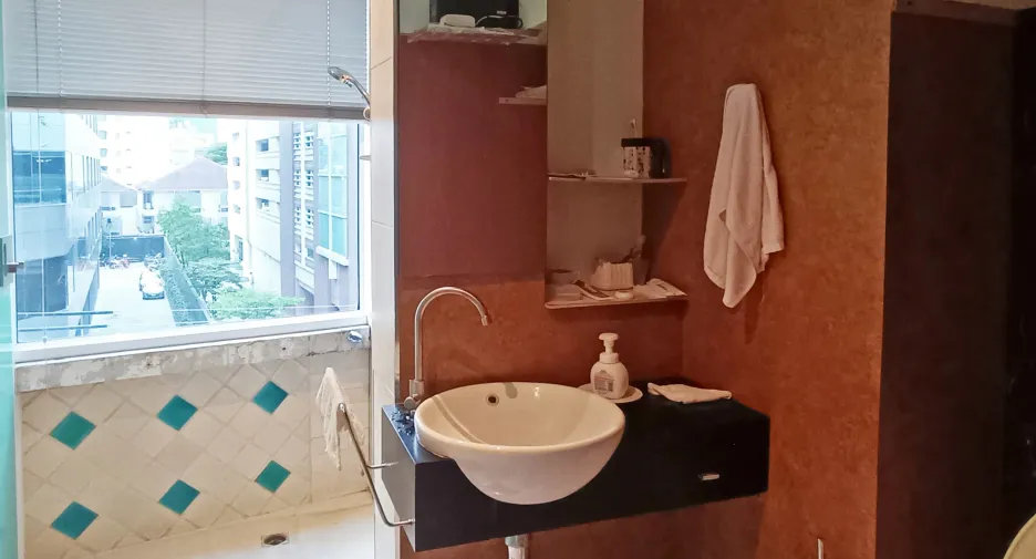 For sale 4 bedrooms condo in Khlong Toei, Bangkok
