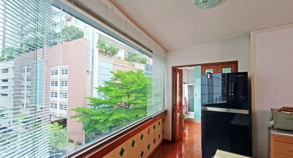 For sale 4 bedrooms condo in Khlong Toei, Bangkok