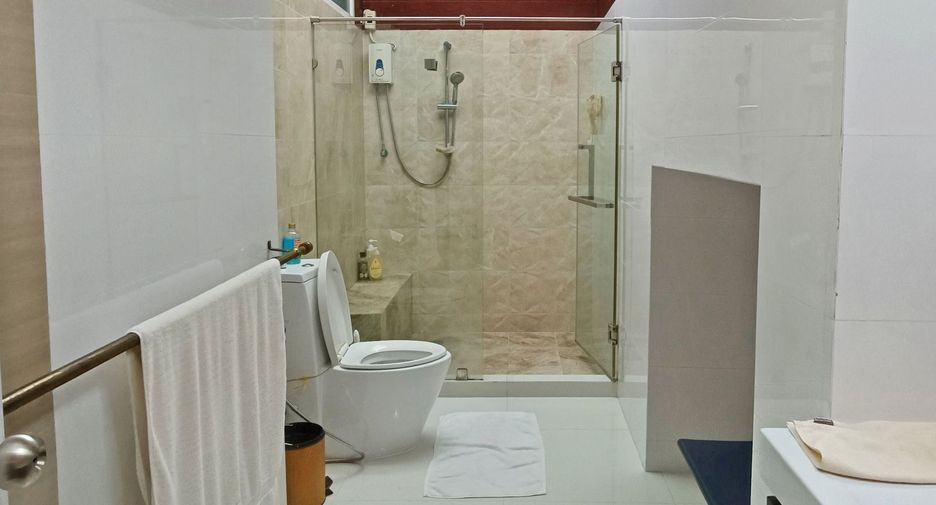 For sale 4 bedrooms condo in Khlong Toei, Bangkok