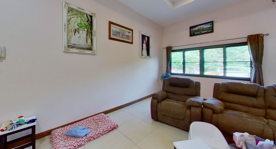 For sale 4 bedrooms house in San Kamphaeng, Chiang Mai