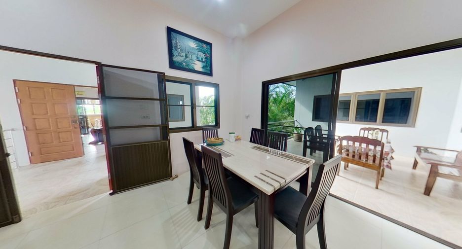 For sale 4 bedrooms house in San Kamphaeng, Chiang Mai