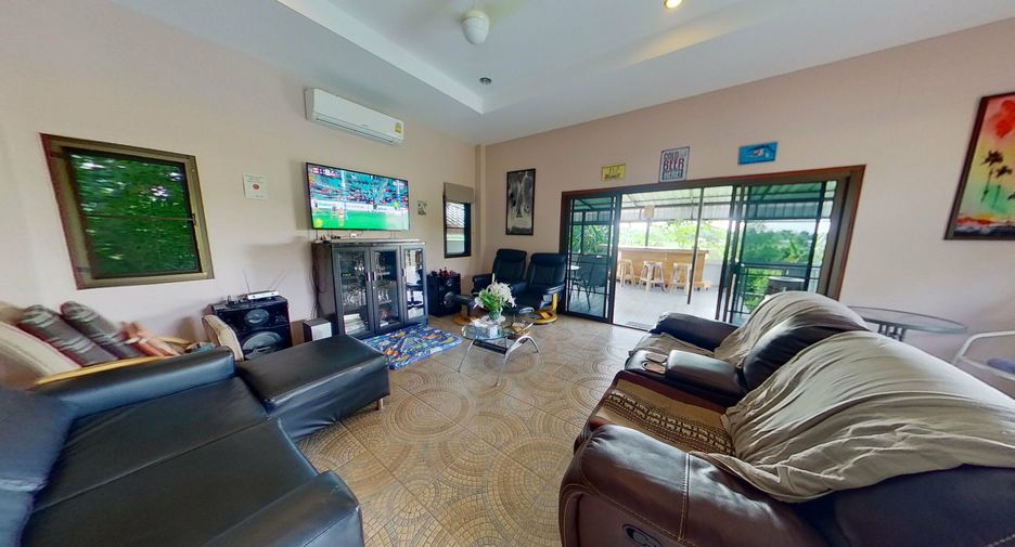 For sale 4 bedrooms house in San Kamphaeng, Chiang Mai
