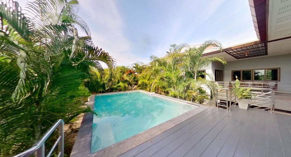 For sale 4 bedrooms house in San Kamphaeng, Chiang Mai