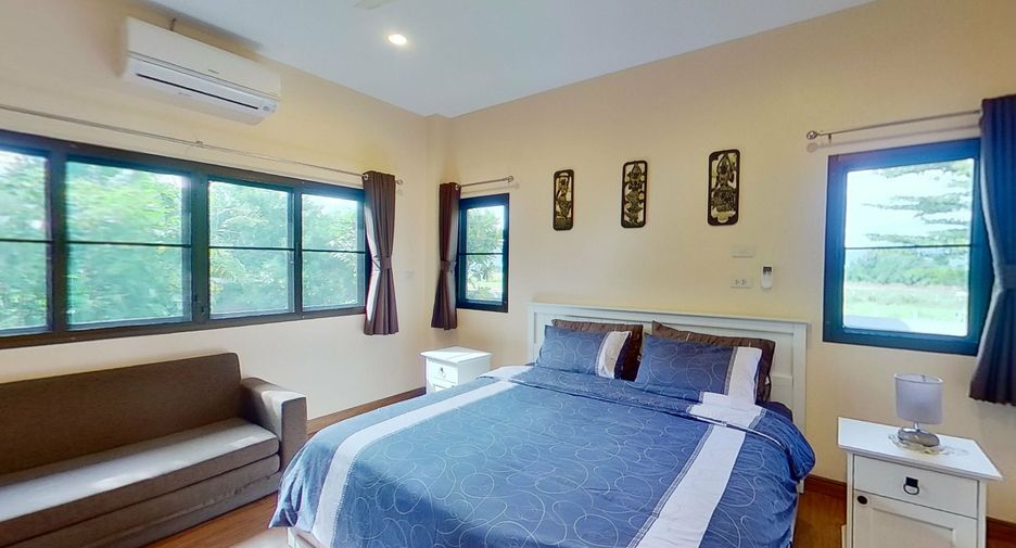 For sale 4 bedrooms house in San Kamphaeng, Chiang Mai