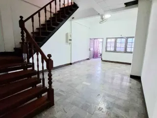 Casa adosada en venta de 4 habitaciones en Bang Na, Bangkok
