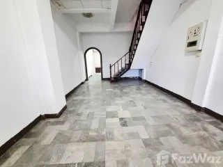 Casa adosada en venta de 4 habitaciones en Bang Na, Bangkok
