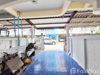 Casa adosada en venta de 4 habitaciones en Bang Na, Bangkok