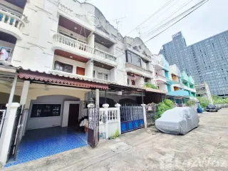 Casa adosada en venta de 4 habitaciones en Bang Na, Bangkok