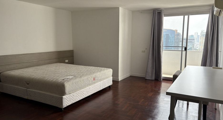 For sale and for rent 3 bedrooms condo in Watthana, Bangkok