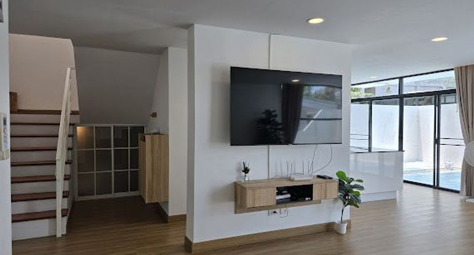 Villa zur Miete mit 4 Zimmer in Mueang Chiang Mai, Chiang Mai