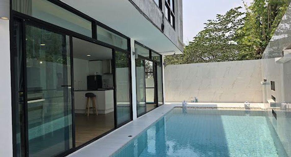 Villa zur Miete mit 4 Zimmer in Mueang Chiang Mai, Chiang Mai