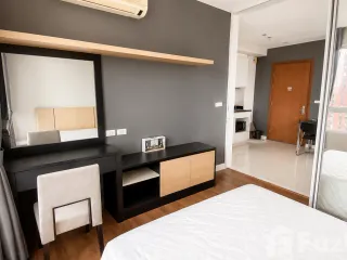 For sale 1 bed condo in Khlong Toei, Bangkok