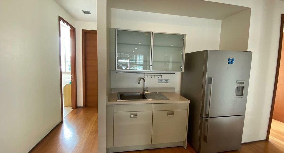 For sale and for rent 3 bedrooms condo in Khlong Toei, Bangkok