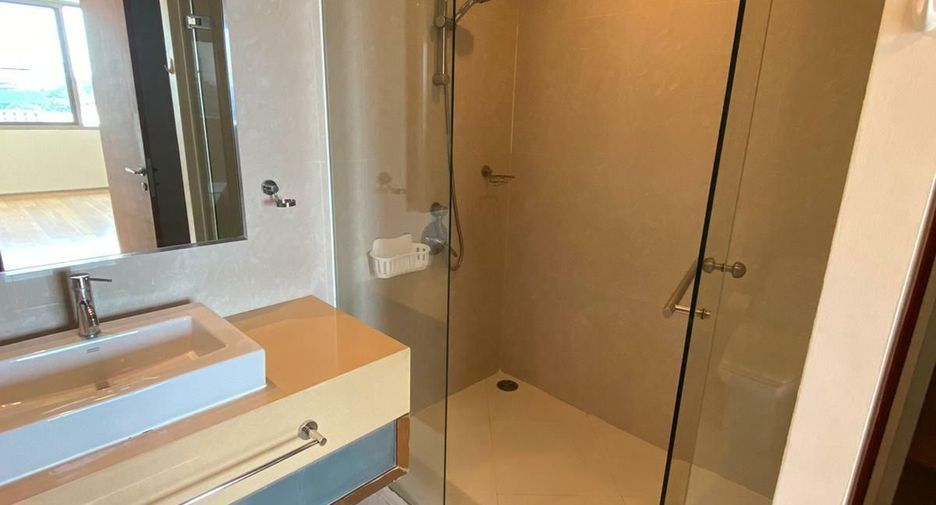 For sale and for rent 3 bedrooms condo in Khlong Toei, Bangkok