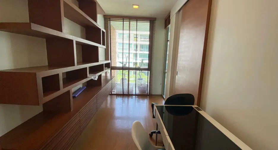 For sale and for rent 3 bedrooms condo in Khlong Toei, Bangkok