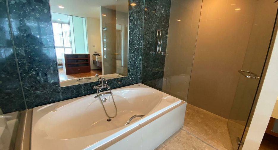 For sale and for rent 3 bedrooms condo in Khlong Toei, Bangkok