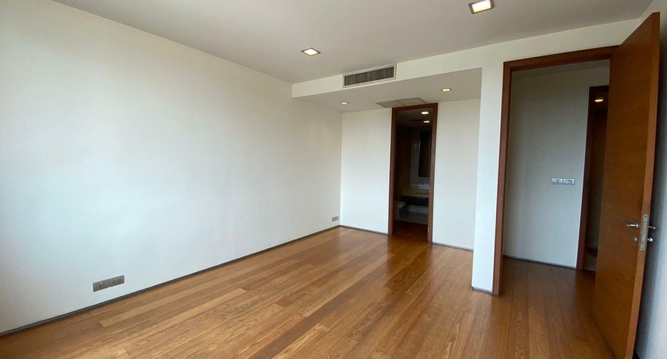 For sale and for rent 3 bedrooms condo in Khlong Toei, Bangkok