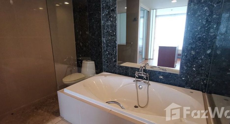 For sale and for rent 3 bedrooms condo in Khlong Toei, Bangkok
