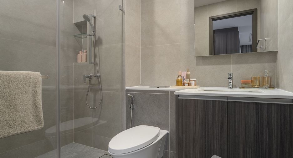 For sale 3 bedrooms condo in Bang Rak, Bangkok