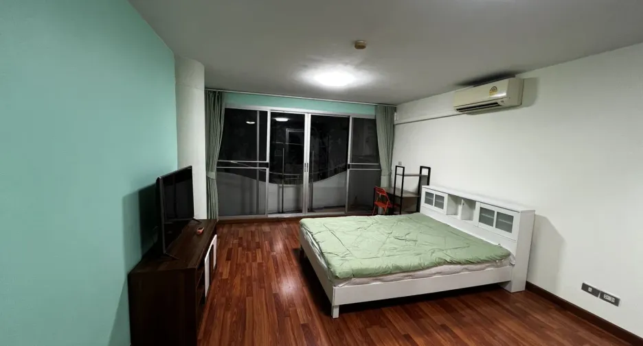 For rent studio condo in Thon Buri, Bangkok