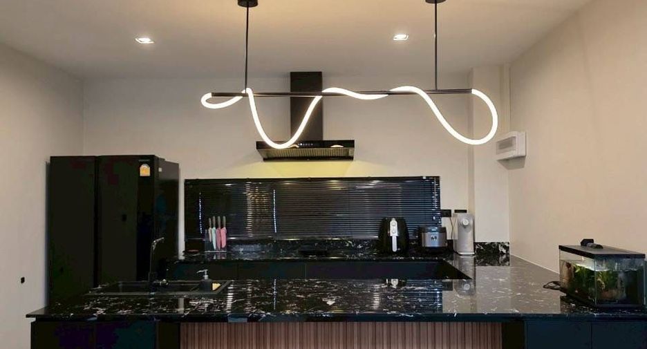 For sale and for rent 3 bedrooms house in San Kamphaeng, Chiang Mai