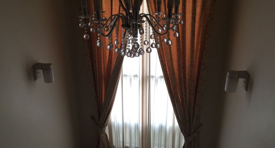 For sale 7 ベッドルーム house in Lat Phrao, Bangkok