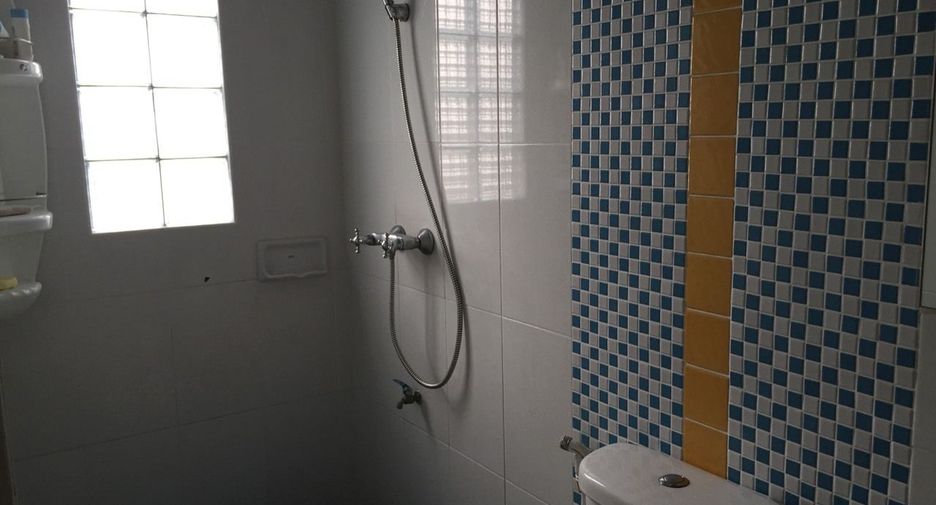 For sale 7 ベッドルーム house in Lat Phrao, Bangkok