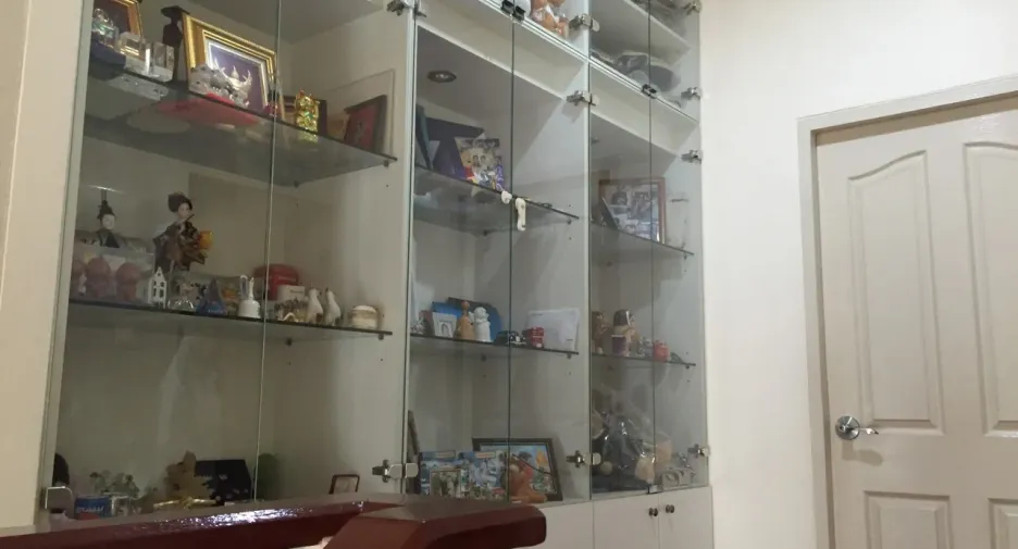 For sale 7 bedrooms house in Lat Phrao, Bangkok