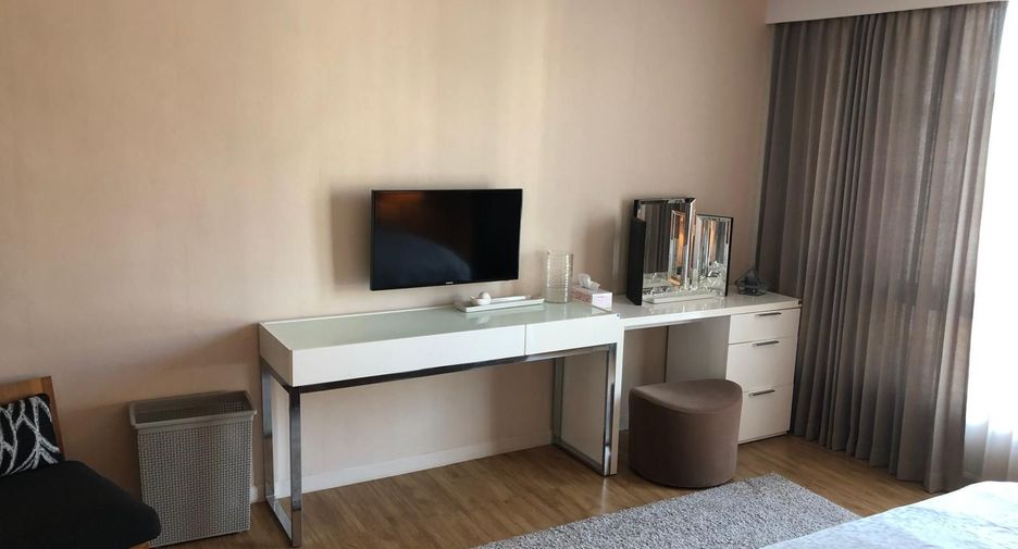 For sale and for rent 3 bedrooms condo in Yan Nawa, Bangkok