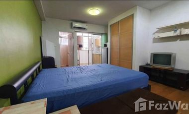 Wohnung zur Miete mit Studio in Huai Khwang, Bangkok