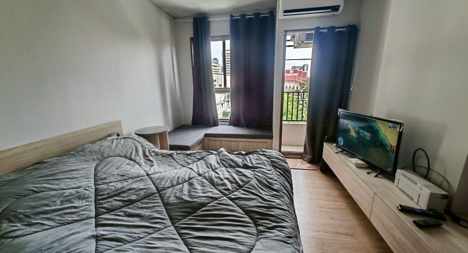 Condo en venta y en alquiler de estudio en Watthana, Bangkok
