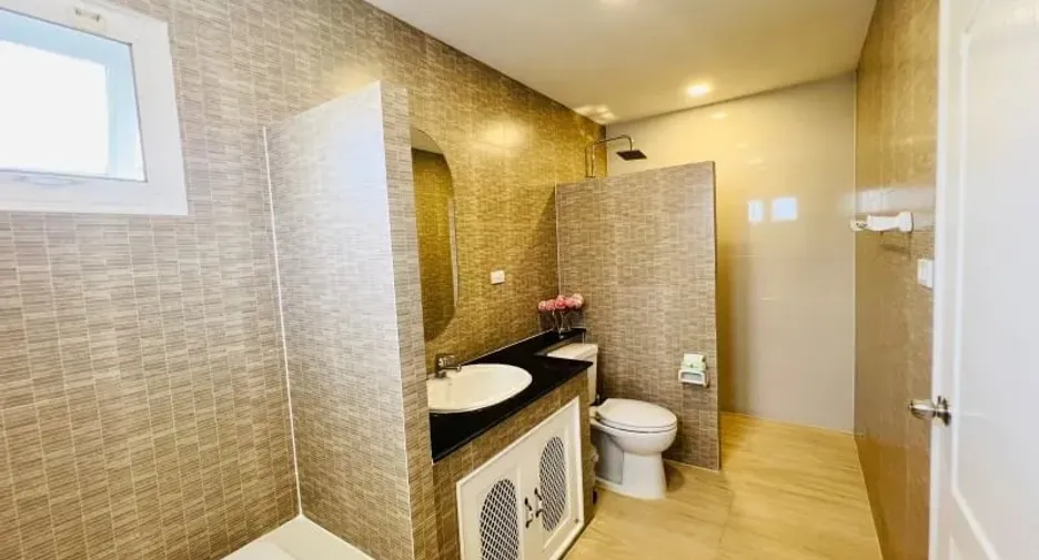 For rent 4 bedrooms house in Hang Dong, Chiang Mai