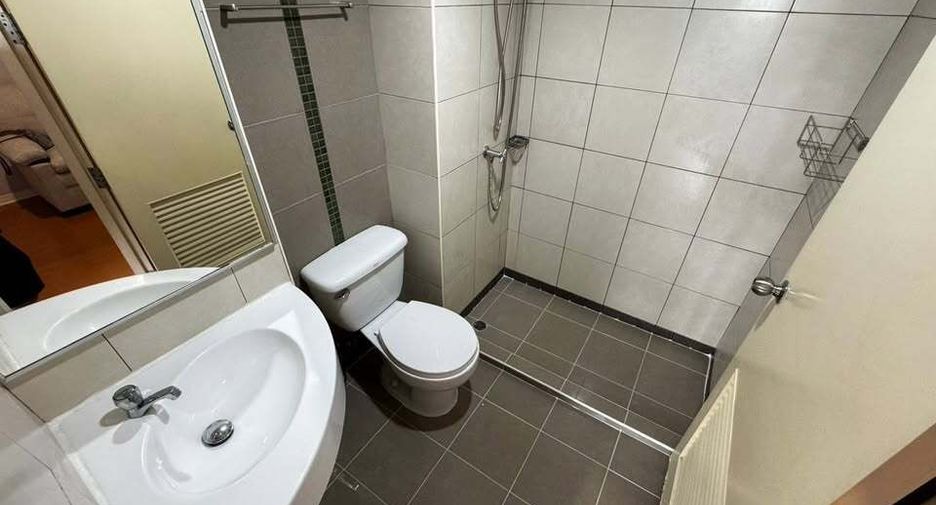 For rent 1 bed condo in Khan Na Yao, Bangkok