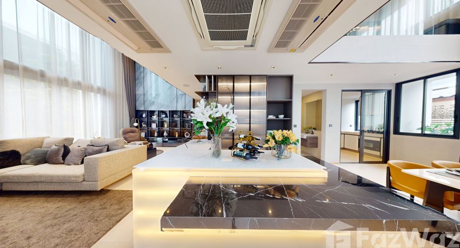 For sale 4 bedrooms townhouse in Din Daeng, Bangkok