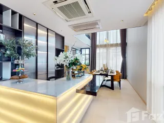 For sale 4 bedrooms townhouse in Din Daeng, Bangkok