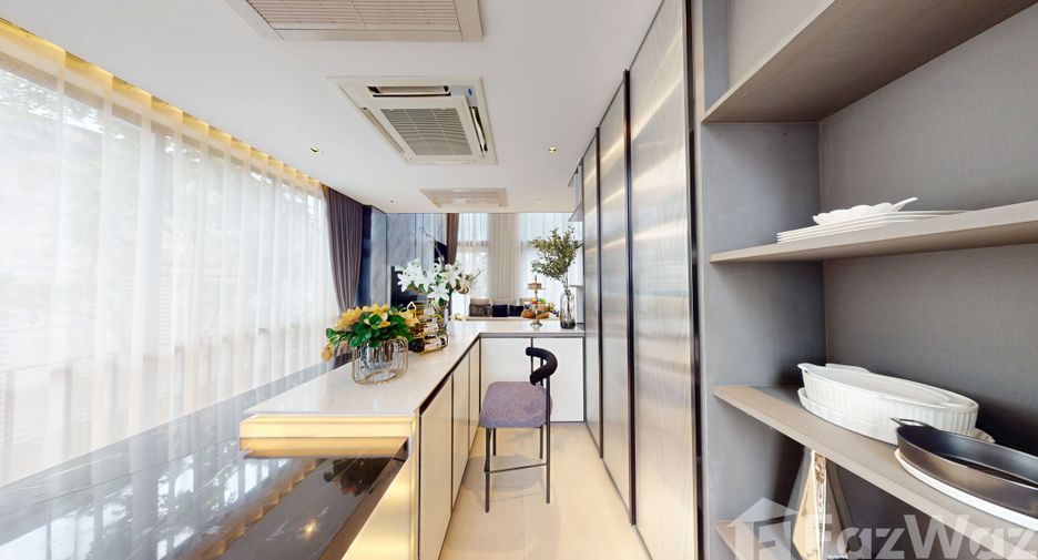 For sale 4 bedrooms townhouse in Din Daeng, Bangkok
