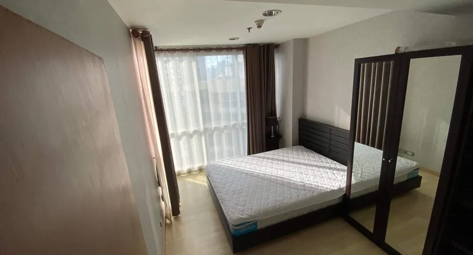 For sale 1 bed condo in Watthana, Bangkok