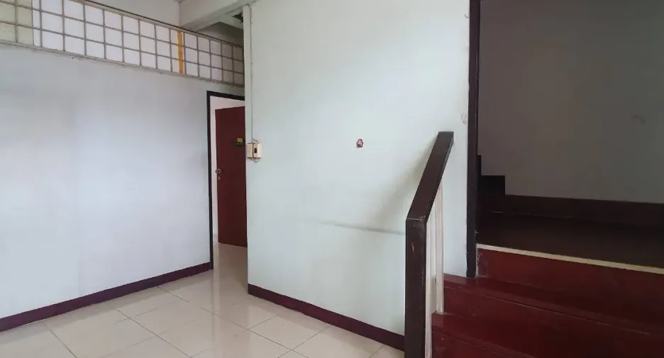 For rent 3 bedrooms townhouse in Thung Khru, Bangkok