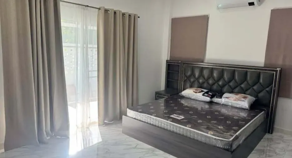 À vendre et à louer 4 chambres maison à Hang Dong, Chiang Mai