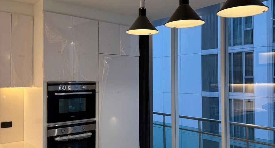 For sale 2 bedrooms condo in Watthana, Bangkok