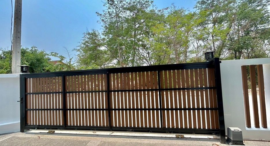 Villa en venta y en alquiler de 4 habitaciones en Mueang Chiang Mai, Chiang Mai