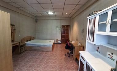 Wohnung zum Kauf mit Studio in Bang Phlat, Bangkok