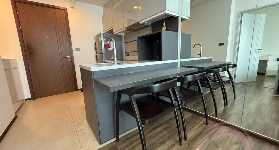 For sale 1 bed condo in Khlong Toei, Bangkok