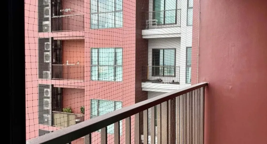 For sale 1 bed condo in Khlong Toei, Bangkok