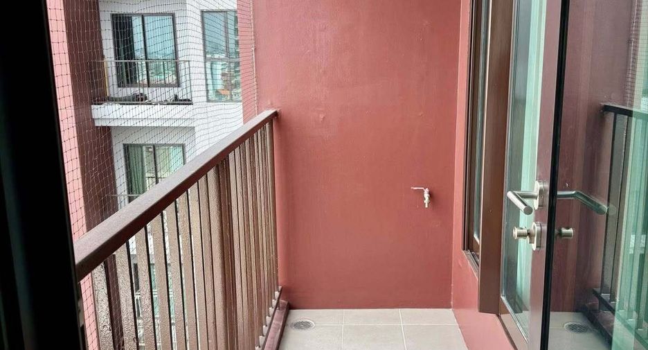 For sale 1 bed condo in Khlong Toei, Bangkok