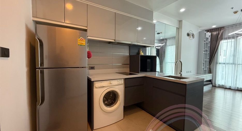 For sale 1 bed condo in Khlong Toei, Bangkok