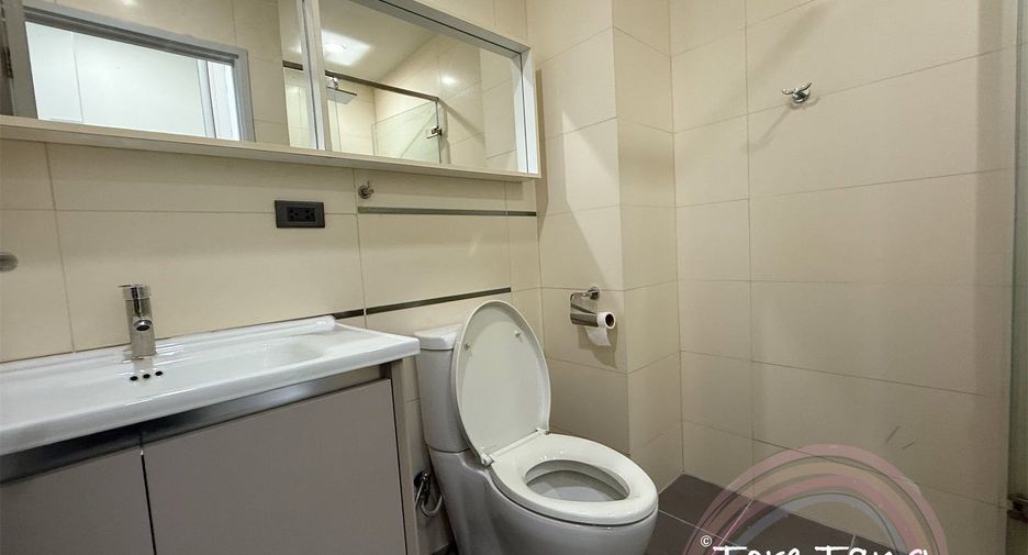 For sale 1 bed condo in Khlong Toei, Bangkok